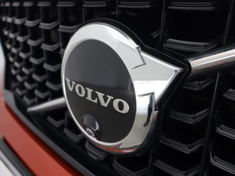 2023 (23) VOLVO XC40 2.0 B3P Plus Dark 5dr Auto 5533594