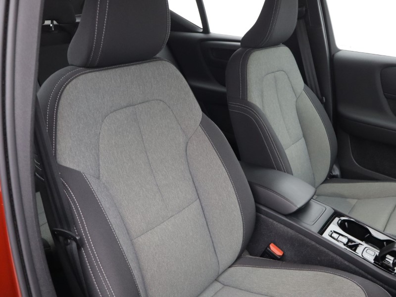 2023 (23) VOLVO XC40 2.0 B3P Plus Dark 5dr Auto 5533617