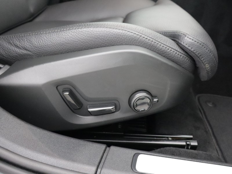 2025 (25) VOLVO V60 2.0 B4P Plus Dark 5dr Auto [7 speed] 5572864