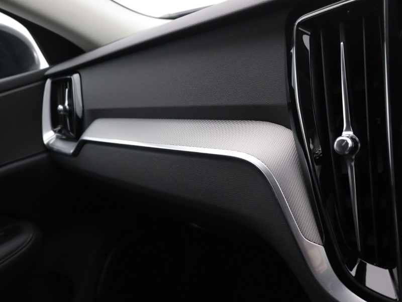 2025 (25) VOLVO V60 2.0 B4P Plus Dark 5dr Auto [7 speed] 5572890