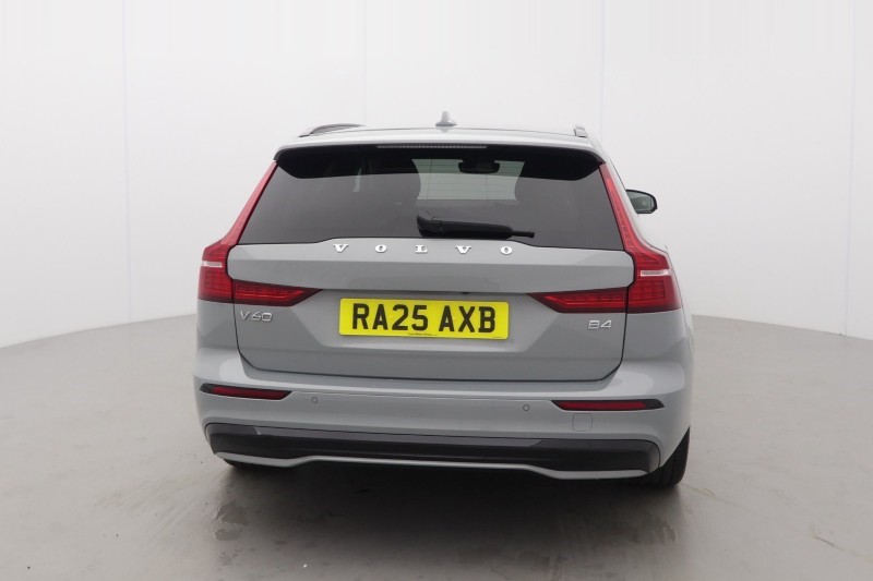 2025 (25) VOLVO V60 2.0 B4P Plus Dark 5dr Auto [7 speed] 5572895