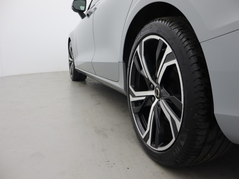 2025 (25) VOLVO V60 2.0 B4P Plus Dark 5dr Auto [7 speed] 5572854