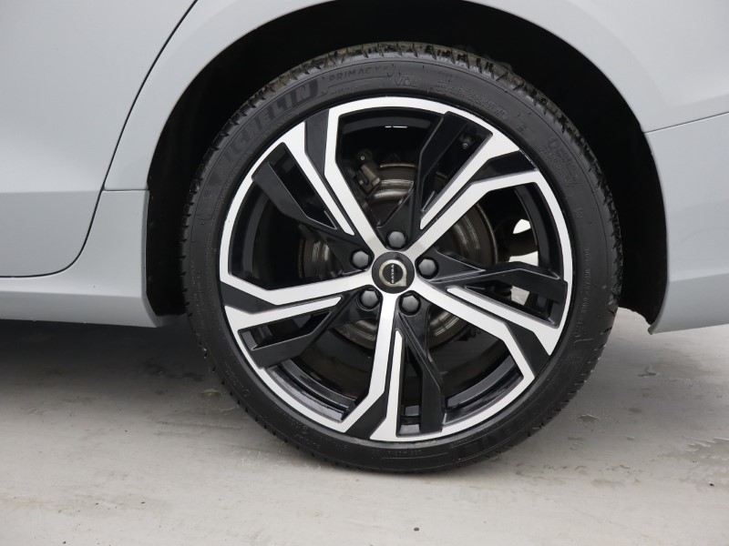 2025 (25) VOLVO V60 2.0 B4P Plus Dark 5dr Auto [7 speed] 5572853