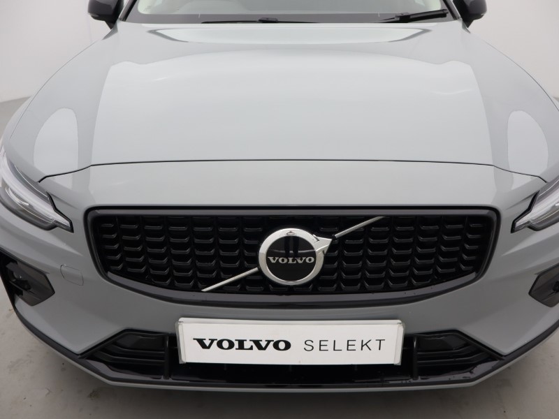 2025 (25) VOLVO V60 2.0 B4P Plus Dark 5dr Auto [7 speed] 5572842