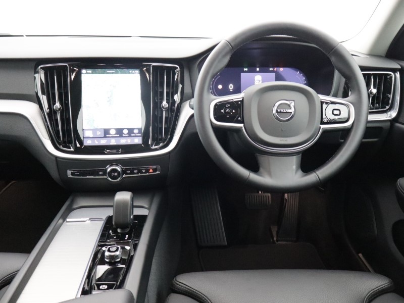 2025 (25) VOLVO V60 2.0 B4P Plus Dark 5dr Auto [7 speed] 5572876