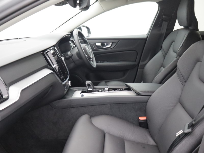 2025 (25) VOLVO V60 2.0 B4P Plus Dark 5dr Auto [7 speed] 5572855