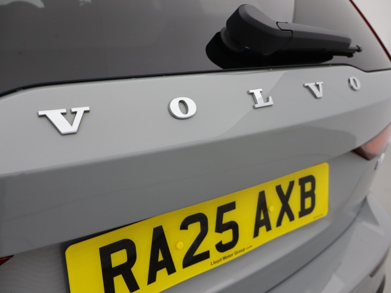 2025 (25) VOLVO V60 2.0 B4P Plus Dark 5dr Auto [7 speed] 5572846