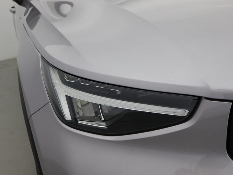 2025 (75) VOLVO XC40 2.0 B3P Plus Dark 5dr Auto 5563628