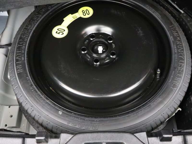 2025 (75) VOLVO XC40 2.0 B3P Plus Dark 5dr Auto 5563638