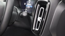 2025 (75) VOLVO XC40 2.0 B3P Plus Dark 5dr Auto 5563651