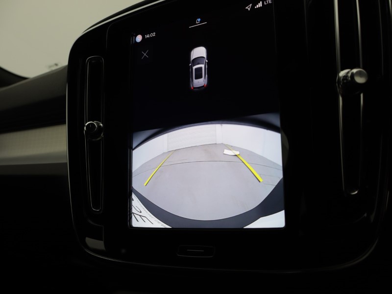 2025 (75) VOLVO XC40 2.0 B3P Plus Dark 5dr Auto 5563670
