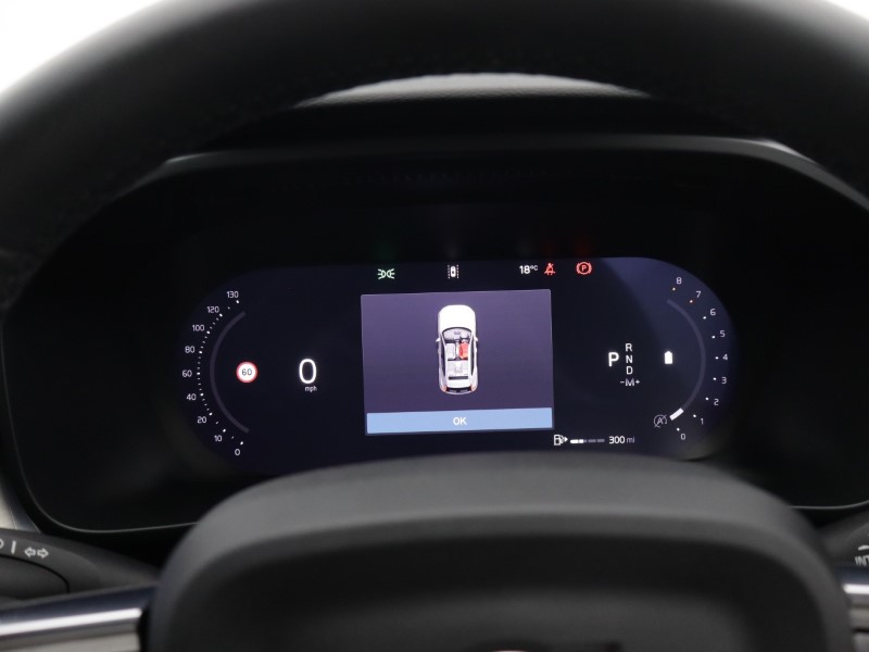 2025 (75) VOLVO XC40 2.0 B3P Plus Dark 5dr Auto 5563668