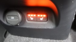 2025 (75) VOLVO XC40 2.0 B3P Plus Dark 5dr Auto 5563663