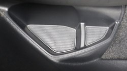 2025 (75) VOLVO XC40 2.0 B3P Plus Dark 5dr Auto 5563659