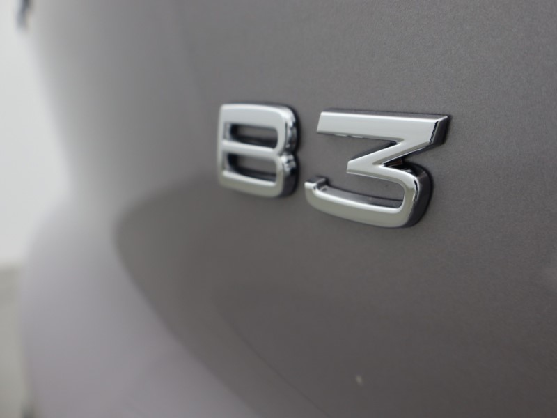 2025 (75) VOLVO XC40 2.0 B3P Plus Dark 5dr Auto 5563636