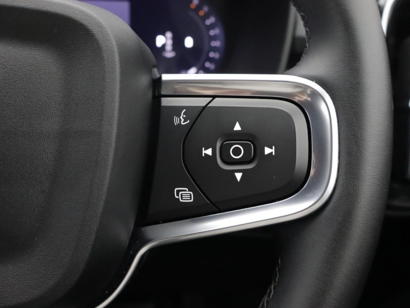 2025 (75) VOLVO XC40 2.0 B3P Plus Dark 5dr Auto 5563667