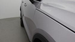 2025 (75) VOLVO XC40 2.0 B3P Plus Dark 5dr Auto 5563633