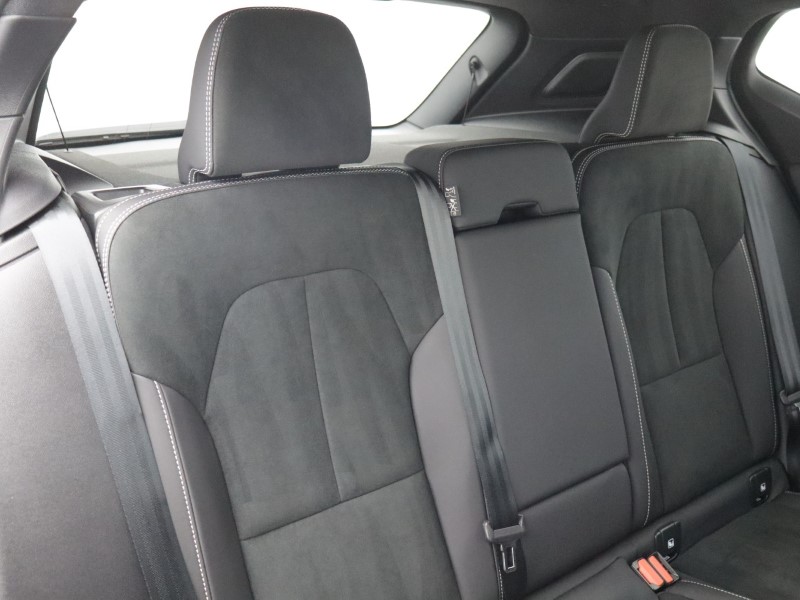 2025 (75) VOLVO XC40 2.0 B3P Plus Dark 5dr Auto 5563662