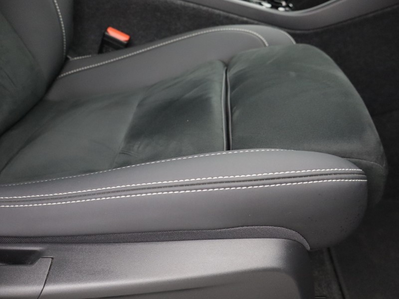 2025 (75) VOLVO XC40 2.0 B3P Plus Dark 5dr Auto 5563653