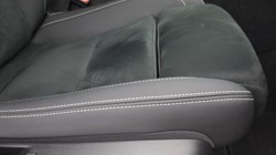 2025 (75) VOLVO XC40 2.0 B3P Plus Dark 5dr Auto 5563653