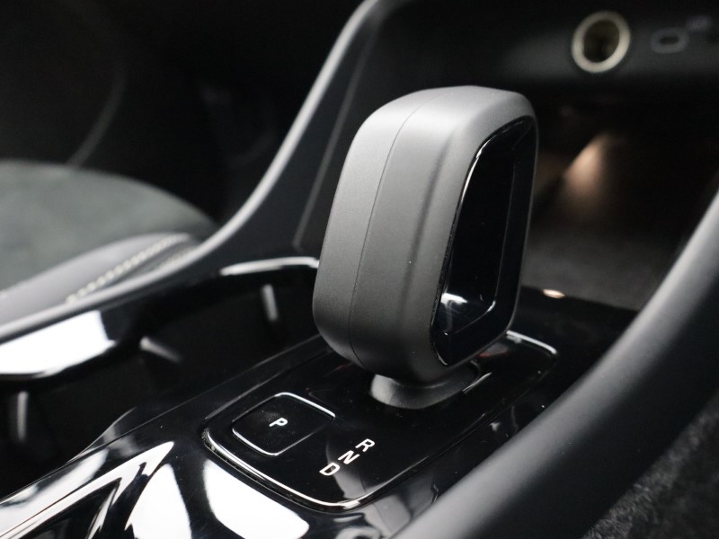2025 (75) VOLVO XC40 2.0 B3P Plus Dark 5dr Auto 5563677