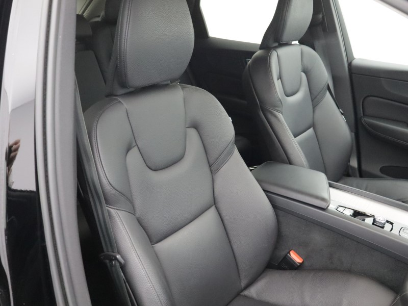 2022 (72) VOLVO XC60 2.0 B4D Plus Dark 5dr AWD Geartronic 5585486