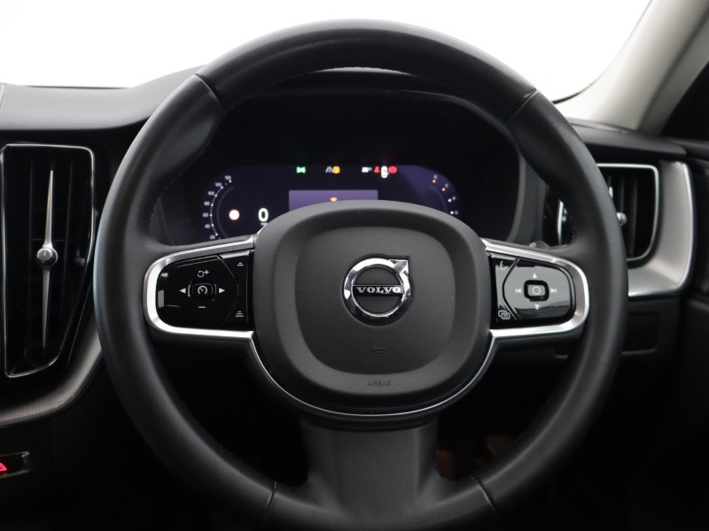 2022 (72) VOLVO XC60 2.0 B4D Plus Dark 5dr AWD Geartronic 5585497