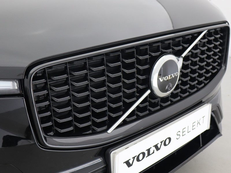 2022 (72) VOLVO XC60 2.0 B4D Plus Dark 5dr AWD Geartronic 5585459