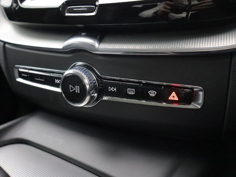 2022 (72) VOLVO XC60 2.0 B4D Plus Dark 5dr AWD Geartronic 5585508