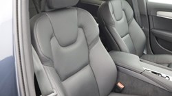 2021 (21) VOLVO V90 2.0 B4P Momentum 5dr Auto 5586522