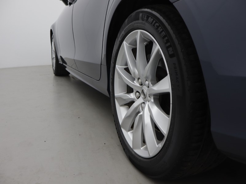 2021 (21) VOLVO V90 2.0 B4P Momentum 5dr Auto 5586511
