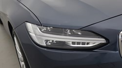 2021 (21) VOLVO V90 2.0 B4P Momentum 5dr Auto 5690302