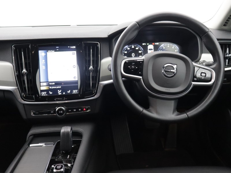 2021 (21) VOLVO V90 2.0 B4P Momentum 5dr Auto 5586531