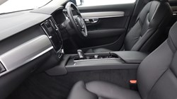 2021 (21) VOLVO V90 2.0 B4P Momentum 5dr Auto 5586512