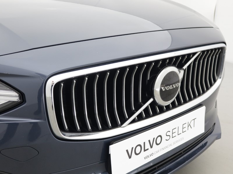 2021 (21) VOLVO V90 2.0 B4P Momentum 5dr Auto 5586495