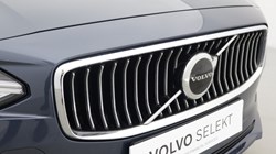 2021 (21) VOLVO V90 2.0 B4P Momentum 5dr Auto 5586495