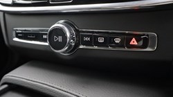 2021 (21) VOLVO V90 2.0 B4P Momentum 5dr Auto 5586539