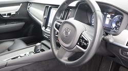 2021 (21) VOLVO V90 2.0 B4P Momentum 5dr Auto 5586523