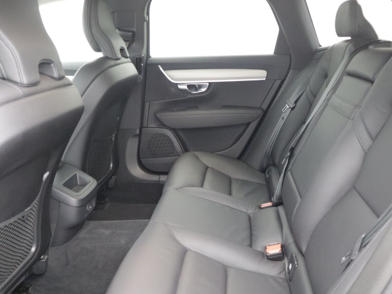 2021 (21) VOLVO V90 2.0 B4P Momentum 5dr Auto 5586513