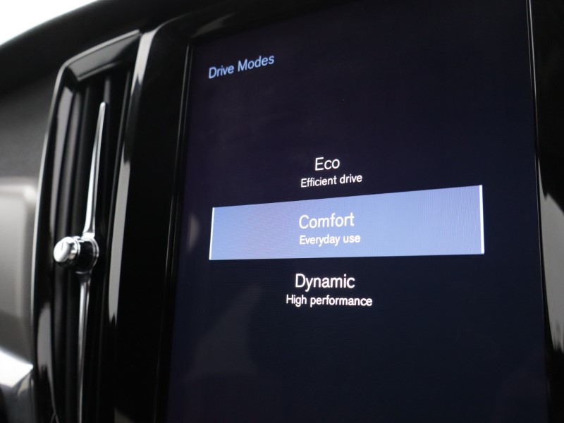 2021 (21) VOLVO V90 2.0 B4P Momentum 5dr Auto 5586543