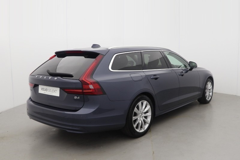 2021 (21) VOLVO V90 2.0 B4P Momentum 5dr Auto 5586555
