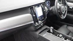 2021 (21) VOLVO V90 2.0 B4P Momentum 5dr Auto 5586526