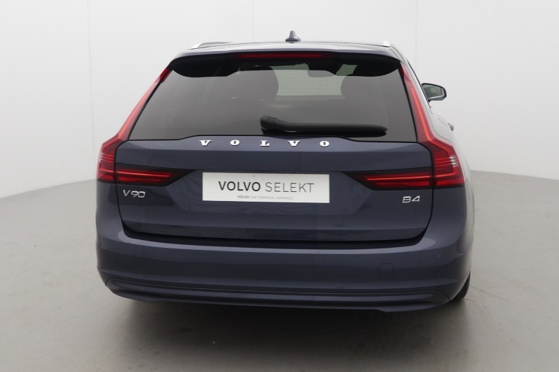2021 (21) VOLVO V90 2.0 B4P Momentum 5dr Auto 5586551