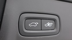 2021 (21) VOLVO V90 2.0 B4P Momentum 5dr Auto 5586508