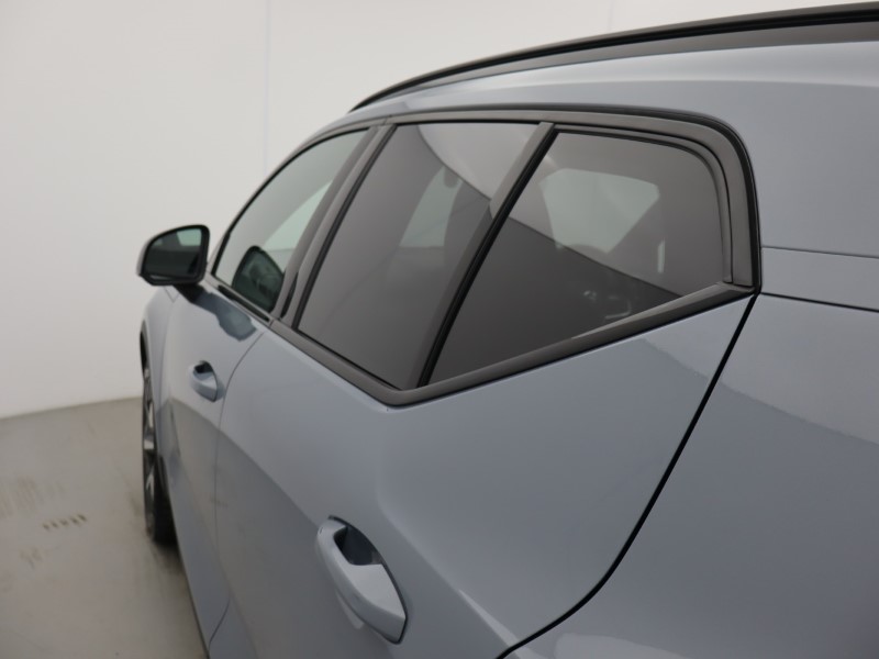 2023 (23) VOLVO XC40 2.0 B4P Ultimate Dark 5dr Auto 5561578