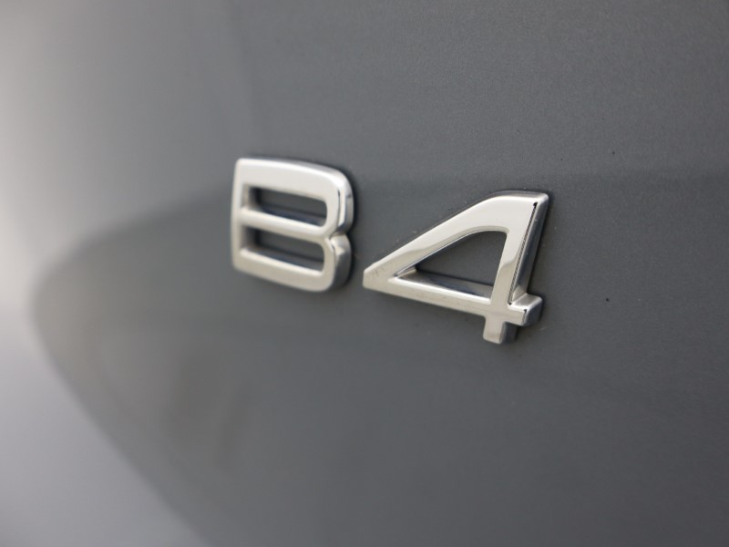 2023 (23) VOLVO XC40 2.0 B4P Ultimate Dark 5dr Auto 5561574
