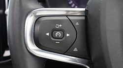 2023 (23) VOLVO XC40 2.0 B4P Ultimate Dark 5dr Auto 5561605