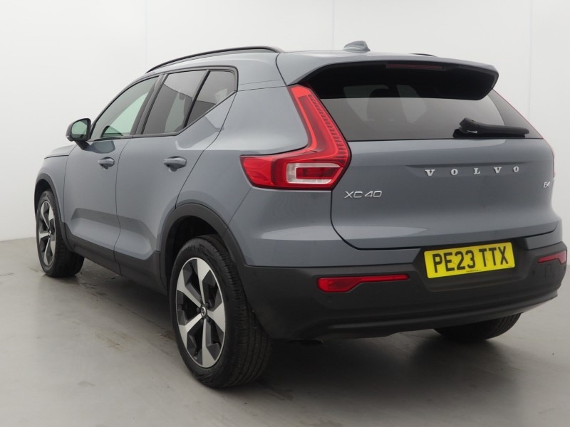 2023 (23) VOLVO XC40 2.0 B4P Ultimate Dark 5dr Auto 5561563