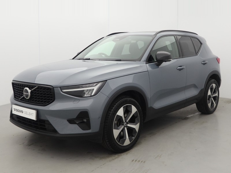 2023 (23) VOLVO XC40 2.0 B4P Ultimate Dark 5dr Auto 5561557