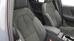 2023 (23) VOLVO XC40 2.0 B4P Ultimate Dark 5dr Auto 5561594